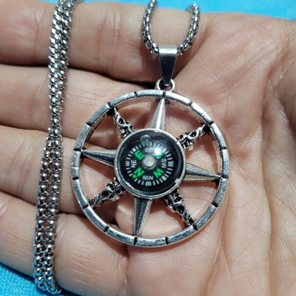 Compass Necklace - Picture 4 of 5